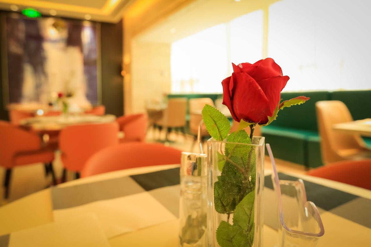 Metropolo Jin Jiang Hotels Turpan Administrative The Heart Of Pai 외부 사진